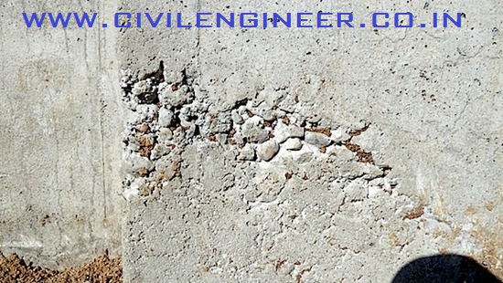 Honey_combs_in_Concrete_structure